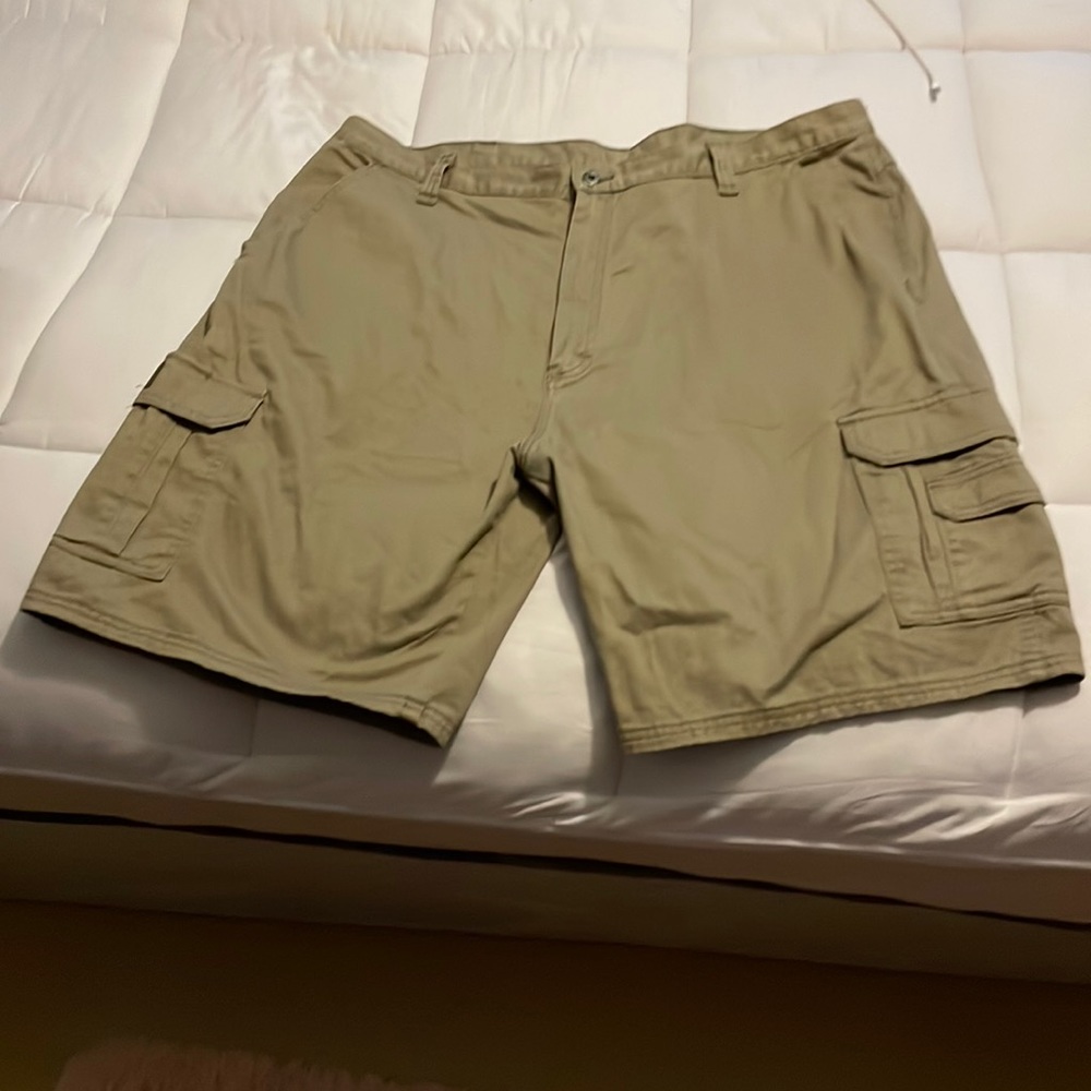Brown 9” Cargo Shorts - 42